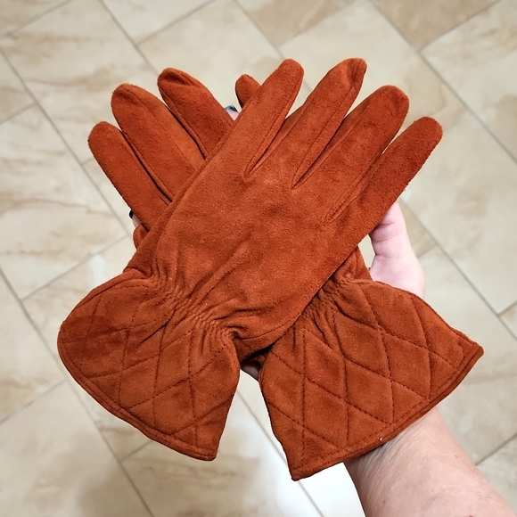 Saks Fifth Avenue Accessories - Saks Fifth Avenue Rust Fine Leather Gloves